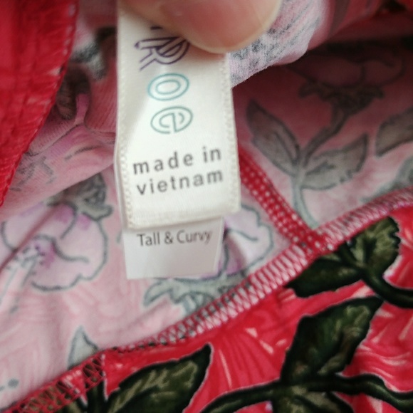 Lularoe TC leggings red with purple flowers - Picture 3 of 4